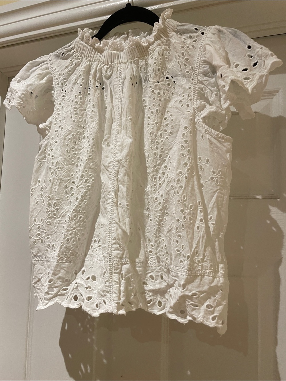 Bailey 44 White Cotton Eyelet Blouse Scalloped Flutter Sleeve Romantic S